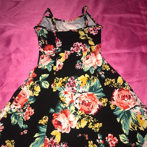 Floral dress - Picture 3 of 3